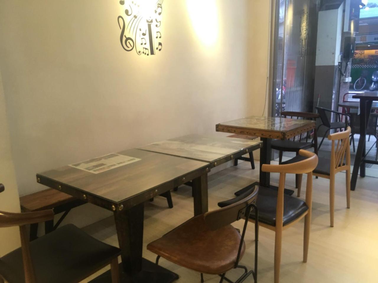 Little House Hostel Чиай Сити Екстериор снимка